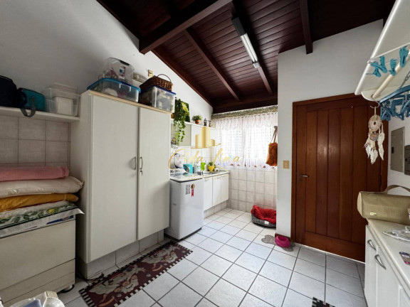 Imagem Casa com 3 Quartos à Venda, 210 m² em Balneário - Florianópolis Imagem Casa com 3 Quartos à Venda, 210 m² em Balneário - Florianópolis