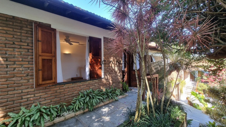 Imagem Casa com 9 Quartos à Venda, 435 m² em Ferradura - Armação Dos Búzios Imagem Casa com 9 Quartos à Venda, 435 m² em Ferradura - Armação Dos Búzios