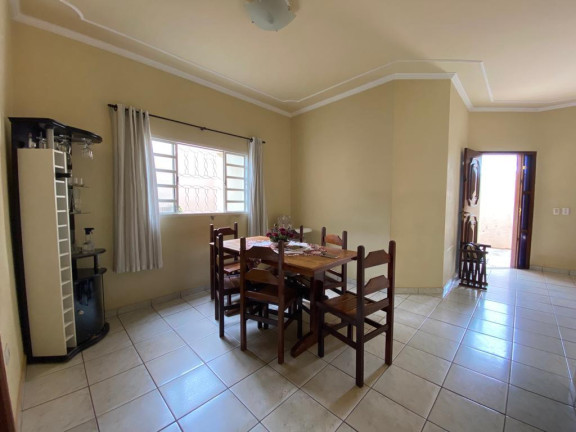 Imagem Casa com 3 Quartos à Venda, 146 m² em Vila Santo Amaro - Campo Grande