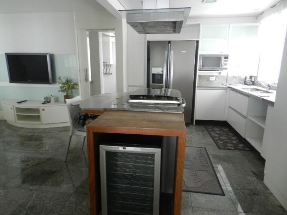 Imagem Imóvel com 3 Quartos à Venda, 200 m² em Centro - Balneário Camboriú Imagem Imóvel com 3 Quartos à Venda, 200 m² em Centro - Balneário Camboriú