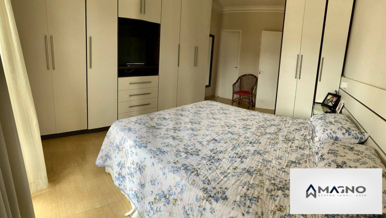 Imagem Sobrado com 3 Quartos à Venda, 234 m² em Neva - Cascavel
