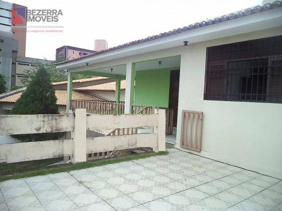 Imagem Casa com 4 Quartos à Venda, 312 m² em Candelária - Natal Imagem Casa com 4 Quartos à Venda, 312 m² em Candelária - Natal