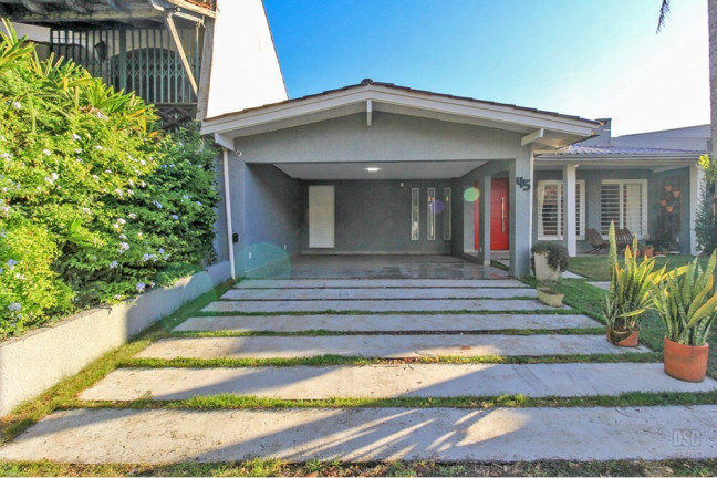 Imagem Casa com 3 Quartos à Venda, 200 m² em Ipanema - Porto Alegre Imagem Casa com 3 Quartos à Venda, 200 m² em Ipanema - Porto Alegre