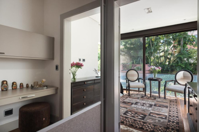 Imagem Casa com 4 Quartos à Venda, 591 m² em Jardim Guedala - São Paulo