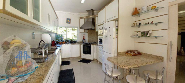 Imagem Casa com 4 Quartos à Venda, 340 m² em Córrego Grande - Florianópolis