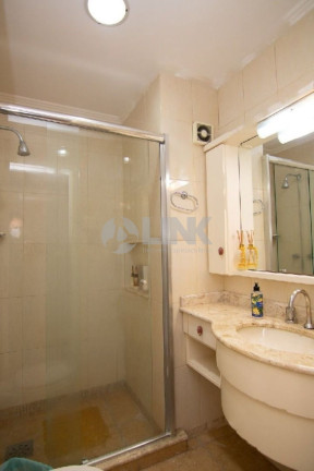Imagem Imóvel com 3 Quartos à Venda, 232 m² em Petrópolis - Porto Alegre Imagem Imóvel com 3 Quartos à Venda, 232 m² em Petrópolis - Porto Alegre