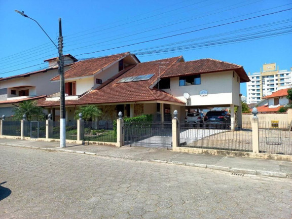 Imagem Casa com 5 Quartos à Venda, 436 m² em Centro - Palhoça Imagem Casa com 5 Quartos à Venda, 436 m² em Centro - Palhoça