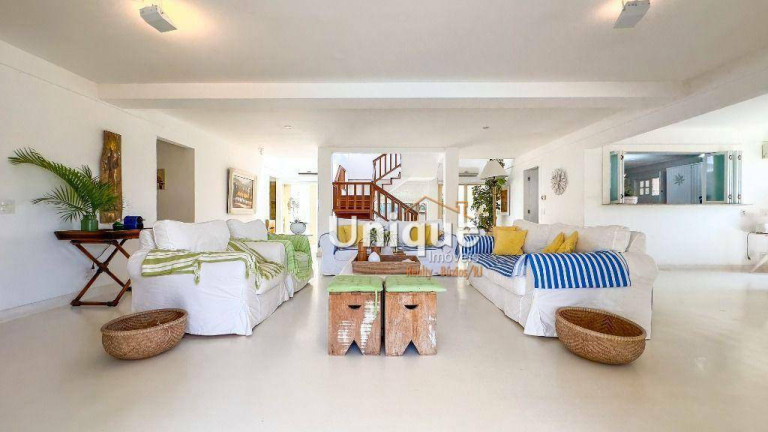 Imagem Casa com 7 Quartos à Venda, 546 m² em Ferradura - Armação Dos Búzios Imagem Casa com 7 Quartos à Venda, 546 m² em Ferradura - Armação Dos Búzios