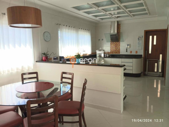 Imagem Casa com 4 Quartos à Venda, 450 m²