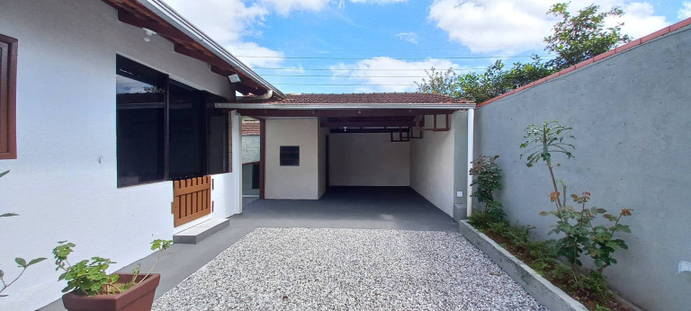 Imagem Casa com 3 Quartos à Venda, 136 m² em Glória - Joinville Imagem Casa com 3 Quartos à Venda, 136 m² em Glória - Joinville