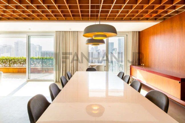 Imagem Imóvel com 3 Quartos à Venda, 366 m² em Jardim Europa - São Paulo Imagem Imóvel com 3 Quartos à Venda, 366 m² em Jardim Europa - São Paulo