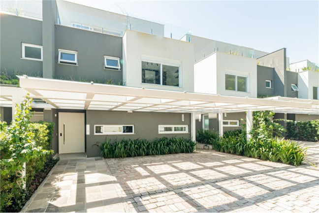 Casa com 3 Quartos à Venda, 438 m² em Pedra Redonda - Porto Alegre