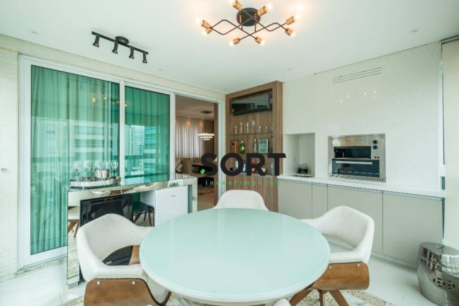Imagem Apartamento com 3 Quartos à Venda, 152 m² em Centro - Balneário Camboriú