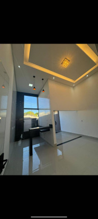 Imagem Casa com 2 Quartos à Venda, 65 m² em Goiânia Imagem Casa com 2 Quartos à Venda, 65 m² em Goiânia