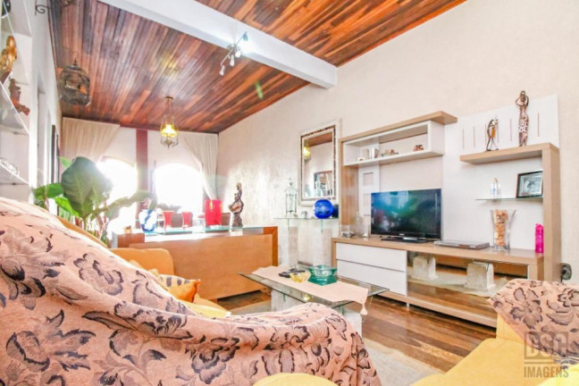 Imagem Casa com 5 Quartos à Venda, 220 m² em Centro Histórico - Porto Alegre Imagem Casa com 5 Quartos à Venda, 220 m² em Centro Histórico - Porto Alegre