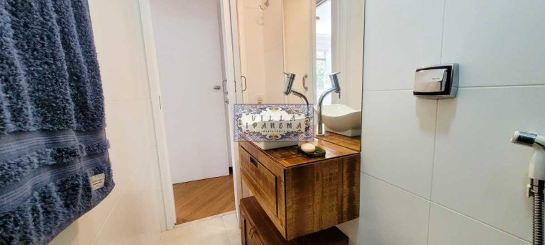Imagem Apartamento com 3 Quartos à Venda, 90 m² em Humaitá - Rio De Janeiro