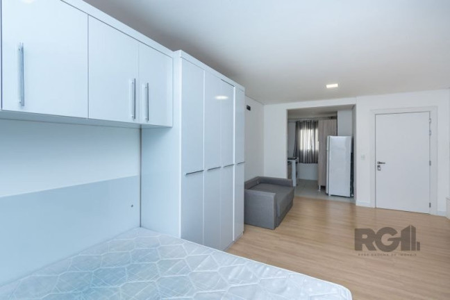 Imagem Apartamento com 1 Quarto para Alugar, 42 m² em Centro Histórico - Porto Alegre Imagem Apartamento com 1 Quarto para Alugar, 42 m² em Centro Histórico - Porto Alegre