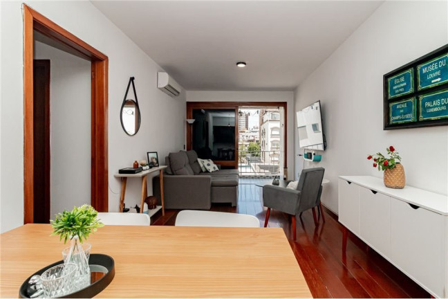 Imagem Apartamento com 2 Quartos à Venda, 117 m² em Moinhos De Vento - Porto Alegre
