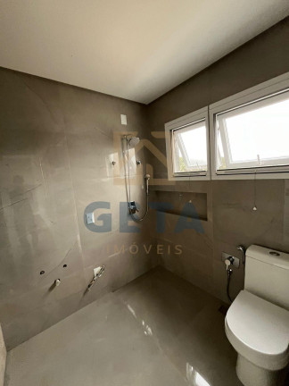 Imagem Sobrado com 4 Quartos à Venda, 270 m² em Santa Regina - Camboriú Imagem Sobrado com 4 Quartos à Venda, 270 m² em Santa Regina - Camboriú