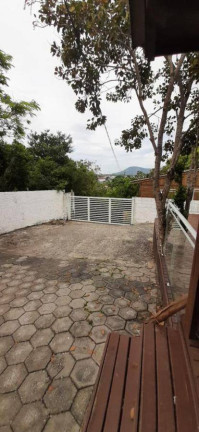 Imagem Casa com 3 Quartos à Venda, 750 m² em São João Do Rio Vermelho - Florianópolis