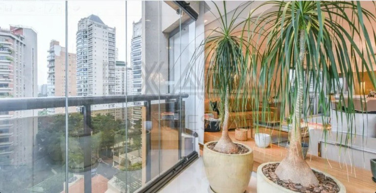 Imóvel com 3 Quartos à Venda, 274 m² em Vila Nova Conceição - São Paulo