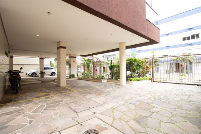 Imagem Imóvel com 3 Quartos à Venda, 157 m² em Menino Deus - Porto Alegre Imagem Imóvel com 3 Quartos à Venda, 157 m² em Menino Deus - Porto Alegre
