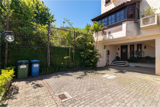 Imagem Casa com 3 Quartos à Venda, 171 m² em Tristeza - Porto Alegre Imagem Casa com 3 Quartos à Venda, 171 m² em Tristeza - Porto Alegre