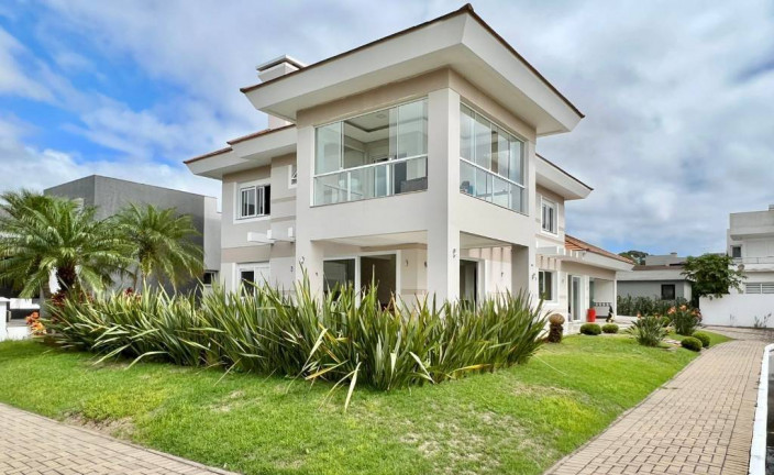 Imagem Casa de Condomínio com 4 Quartos à Venda, 364 m² em Santo Antonio - Capão Da Canoa Imagem Casa de Condomínio com 4 Quartos à Venda, 364 m² em Santo Antonio - Capão Da Canoa