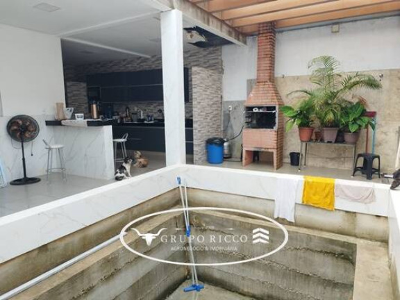 Imagem Casa com 2 Quartos à Venda, 180 m² em Centro - Barra Do Garças Imagem Casa com 2 Quartos à Venda, 180 m² em Centro - Barra Do Garças