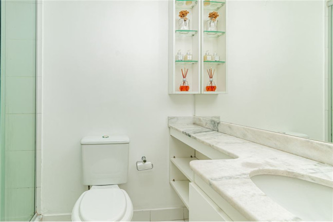 Imagem Imóvel com 3 Quartos à Venda, em Vila Ipiranga - Porto Alegre Imagem Imóvel com 3 Quartos à Venda, em Vila Ipiranga - Porto Alegre