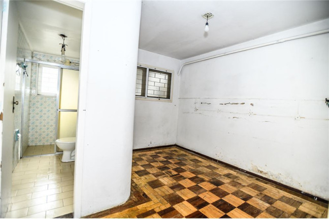 Imagem Casa com 6 Quartos à Venda,  em Passo Da Areia - Porto Alegre