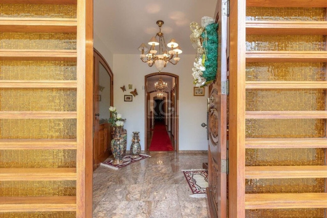 Imagem Casa com 4 Quartos à Venda, em Vila Assunção - Porto Alegre Imagem Casa com 4 Quartos à Venda, em Vila Assunção - Porto Alegre