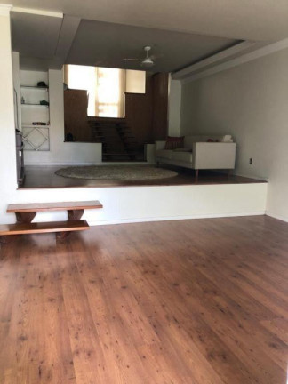 Imagem Casa com 3 Quartos à Venda, 312 m² em América - Joinville