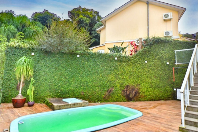 Imagem Casa com 3 Quartos à Venda, 230 m² em Mário Quintana - Porto Alegre Imagem Casa com 3 Quartos à Venda, 230 m² em Mário Quintana - Porto Alegre