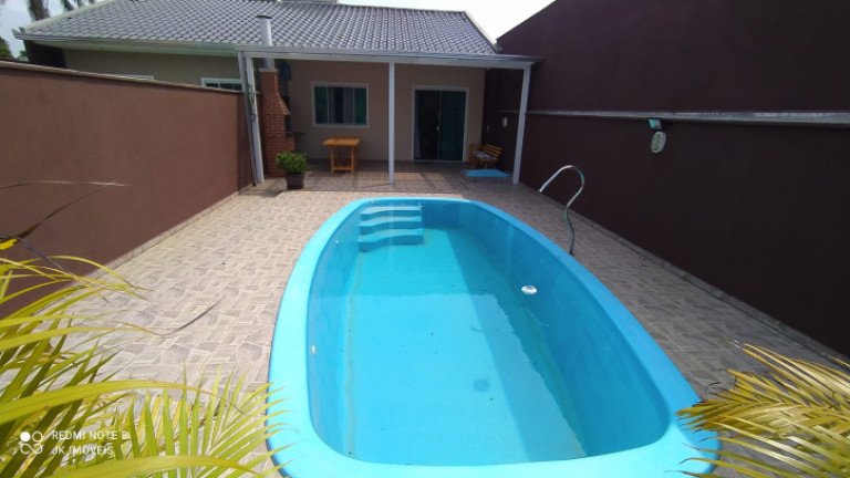 Imagem Casa com 2 Quartos para Temporada, 70 m² em Balneário Mariluz - Itapoá Imagem Casa com 2 Quartos para Temporada, 70 m² em Balneário Mariluz - Itapoá