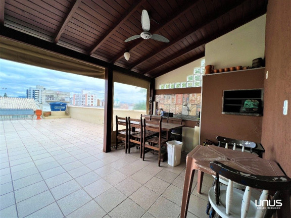 Imagem Casa com 3 Quartos à Venda, em Estreito - Florianópolis Imagem Casa com 3 Quartos à Venda, em Estreito - Florianópolis