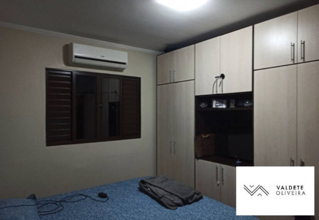 Imagem Casa com 2 Quartos à Venda,  em Vila Pinheiro - Jacareí