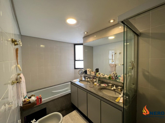 Imagem Imóvel com 4 Quartos à Venda, 220 m² em Itaim Bibi - São Paulo Imagem Imóvel com 4 Quartos à Venda, 220 m² em Itaim Bibi - São Paulo