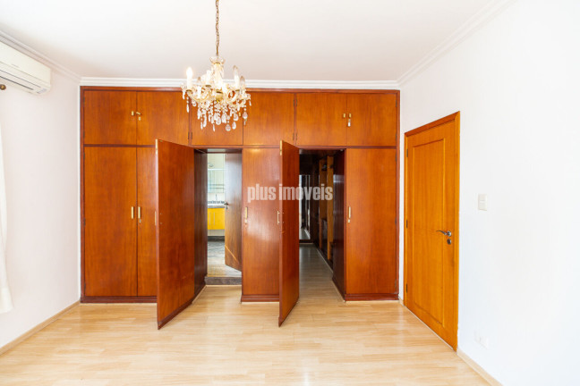 Imagem Casa com 4 Quartos à Venda, 220 m² em Bosque Da Saúde - São Paulo Imagem Casa com 4 Quartos à Venda, 220 m² em Bosque Da Saúde - São Paulo