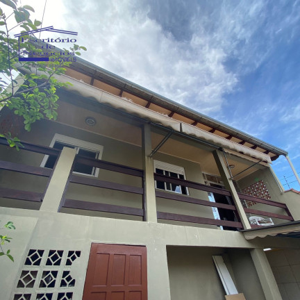 Imagem Casa com 3 Quartos à Venda, 192 m² em Vila Nova - Porto Alegre Imagem Casa com 3 Quartos à Venda, 192 m² em Vila Nova - Porto Alegre