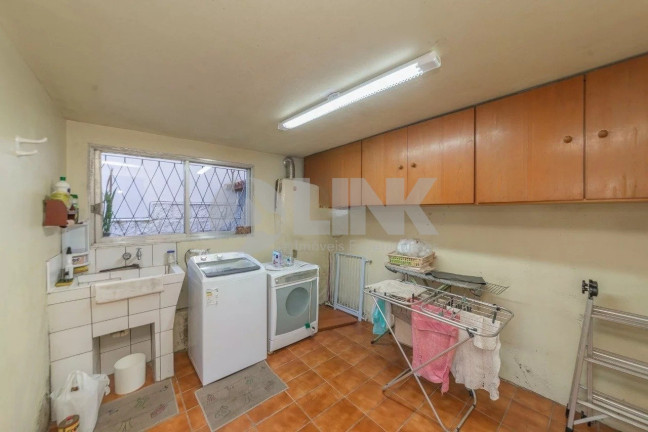 Imagem Casa com 3 Quartos à Venda, 231 m² em Três Figueiras - Porto Alegre