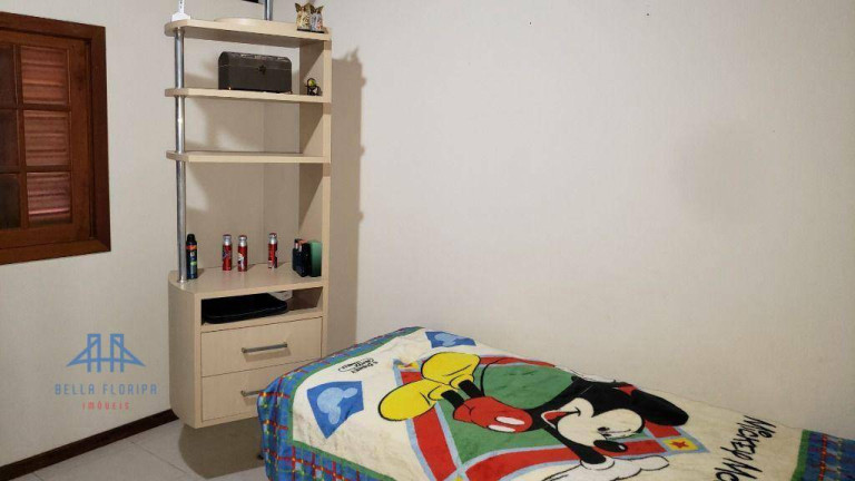Imagem Casa com 3 Quartos à Venda, 243 m² em Córrego Grande - Florianópolis