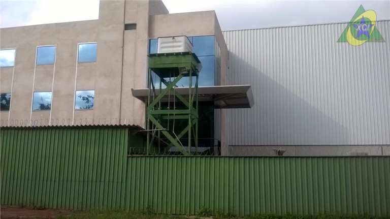 Galpão à Venda ou Locação, 4.300 m² em Fazenda Santana (sousas) - Campinas