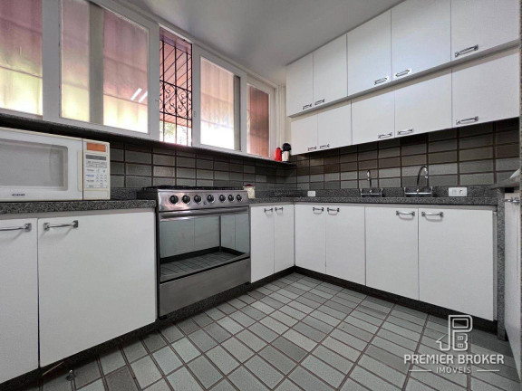 Imagem Casa com 4 Quartos à Venda, 371 m² em Comary - Teresópolis