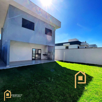 Imagem Casa com 3 Quartos à Venda, 180 m² em Condominio Residencial Malibú - Caçapava Imagem Casa com 3 Quartos à Venda, 180 m² em Condominio Residencial Malibú - Caçapava