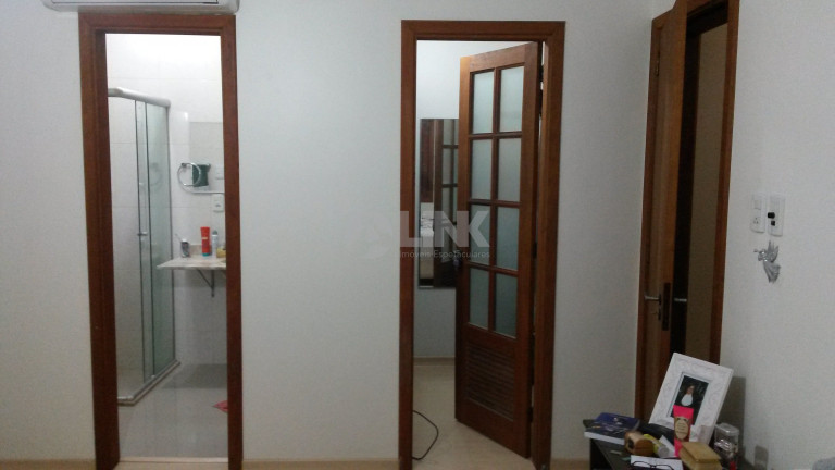 Imagem Imóvel com 4 Quartos à Venda, 223 m² em Sarandi - Porto Alegre Imagem Imóvel com 4 Quartos à Venda, 223 m² em Sarandi - Porto Alegre