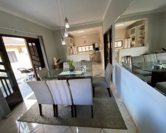 Imagem Casa com 3 Quartos à Venda, 238 m² em Vila Nova - Joinville