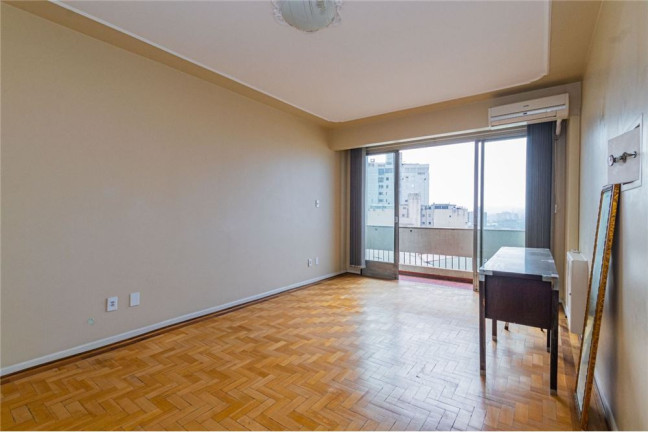 Imagem Apartamento com 3 Quartos à Venda, 210 m² em Centro Histórico - Porto Alegre Imagem Apartamento com 3 Quartos à Venda, 210 m² em Centro Histórico - Porto Alegre