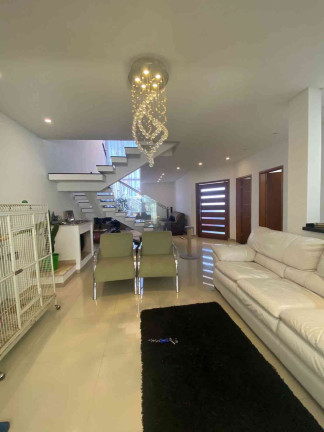 Imagem Casa com 4 Quartos à Venda, 256 m² em Aruã - Mogi Das Cruzes Imagem Casa com 4 Quartos à Venda, 256 m² em Aruã - Mogi Das Cruzes