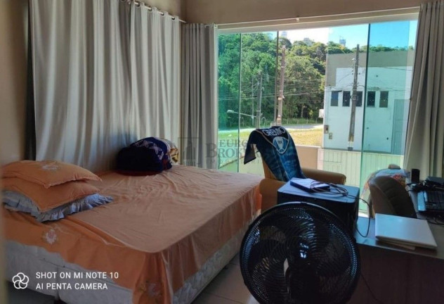 Imagem Casa com 5 Quartos à Venda, 295 m² em Nova Esperança - Balneário Camboriú